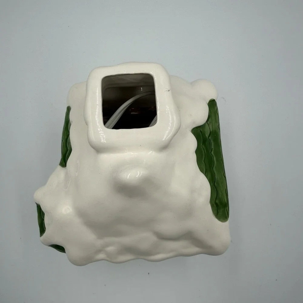 Vintage ONI Taiwan Lighted Ceramic Christmas Cottage House Holiday Decor‎